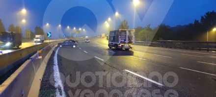 RIVOLI - Scontro fra tre mezzi in tangenziale prima dell'alba: disagi al traffico - FOTO