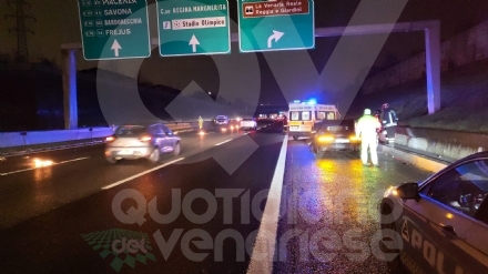 INCIDENTE IN TANGENZIALE A VENARIA - Tamponamento fra due veicoli, due feriti