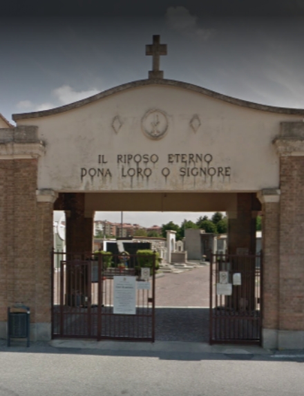 RIVOLI - Ancora furti al cimitero: rubati fiori e oggetti dalle lapidi nei giorni di Natale