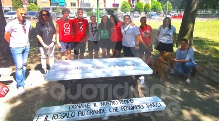 VENARIA - Panchine rimesse a nuovo al parco Magellano di Altessano grazie al Gruppo Scout Venaria Reale 1 - FOTO