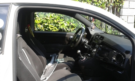 RIVOLI - Un residente e la municipale sventano il furto di una 500 Abarth