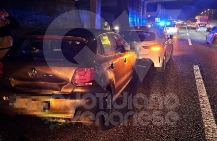 INCIDENTE IN TANGENZIALE A VENARIA - Tamponamento fra tre auto: disagi e lunghissime code - FOTO