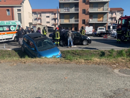 CASELLE - Spaventoso incidente all'incrocio tra strada Aeroporto e via Savonarola - FOTO