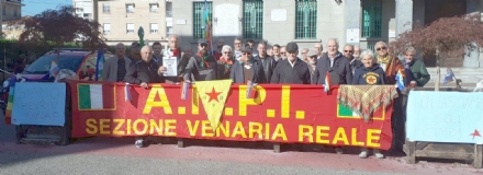 VENARIA - Sit-in in piazza Martiri in solidarietà del popolo curdo