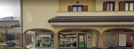 RAPINA AD ALPIGNANO - Armato di taglierino, prende di mira la farmacia di via Cavour