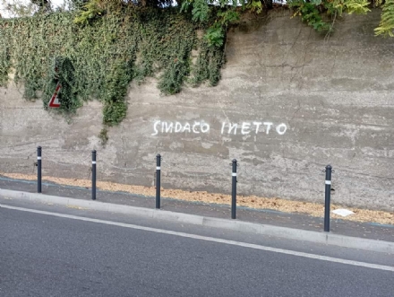 ALPIGNANO - Scritte contro il sindaco, tutto il consiglio comunale solidarizza con Palmieri