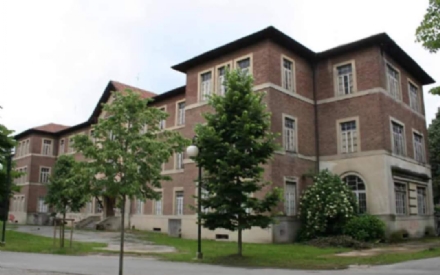 COLLEGNO - Mistero sulla riqualificazione di Villa 6: e al Curie-Levi arrivano i «no» alle iscrizioni