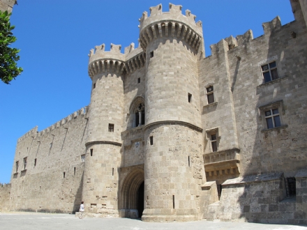 VENARIA - Nella sala espositiva comunale ecco «Appunti di viaggio su Rodi e il Dodecanesimo»: info e orari
