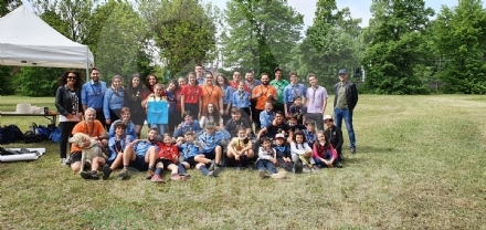 VENARIA - Guanti, sacchi neri e tanta volontà: così gli scout hanno ripulito il parco Magellano - FOTO