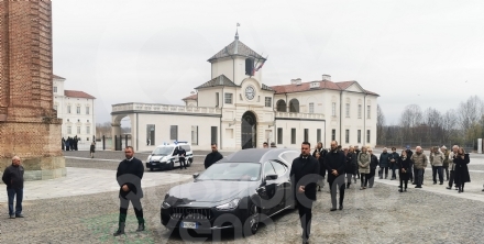 VENARIA - In tanti a Sant'Uberto per l'ultimo saluto a Gianfranco Falzoni - FOTO
