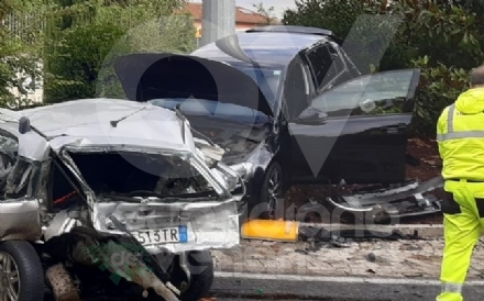 INCIDENTE MORTALE A RIVOLI - Scontro alla rotatoria di via Rivalta: muore una donna di 43 anni