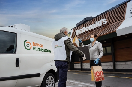 VENARIA-RIVOLI-GRUGLIASCO - McDonald’s dona pasti caldi alle strutture caritative del territorio