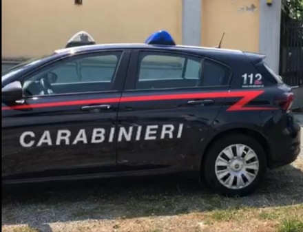 RIVOLI-PIANEZZA - Non si ferma all'alt dei carabinieri e scappa: arrestato per resistenza e ricettazione