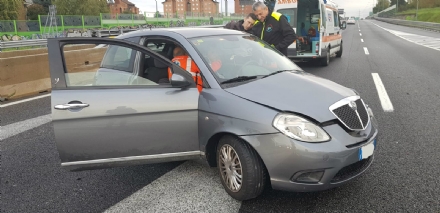 RIVOLI - Incidente all'interscambio: una persona rimasta ferita