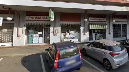 PAURA A RIVOLI - Armato di coltello, entra in farmacia e mette a segno la rapina