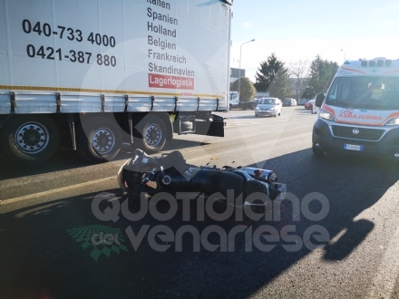 DRUENTO - Scontro fra auto e moto: centauro ferito