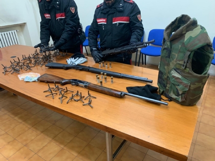 TORINO-COLLEGNO - Assalto a portavalori sventato dai carabinieri dopo un lungo inseguimento