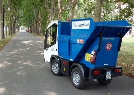 PIANEZZA - Operatore Cidiu trova uno zaino con 1.700 euro e materiale elettronico: lo consegna ai vigili