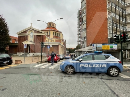 RIVOLI - Allarme bomba alla scuola elementare «Cavour»: evacuati bambini, docenti e personale scolastico