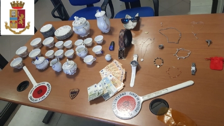 TORINO-COLLEGNO - Prima il furto in casa e poi la fuga: arrestati quattro nomadi