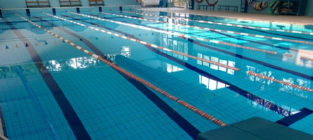 COLLEGNO - Altro che riapertura: la piscina «Bendini» è ancora chiusa in attesa dei collaudi
