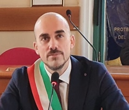 VENARIA - «Tornare presto alle vite di sempre»: gli auguri di buona Pasqua del sindaco Giulivi