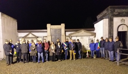 DRUENTO - Un cero acceso al cimitero: iniziate le celebrazioni del 4 Novembre e del Milite Ignoto