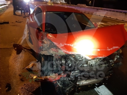 TORINO-COLLEGNO-VENARIA-RIVOLI - Notte di incidenti: due 32enni di Venaria feriti. Illeso un 24enne di Rivoli - FOTO