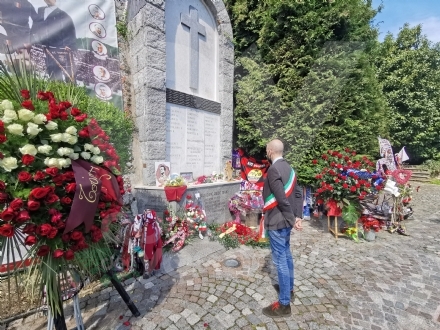 VENARIA - La città omaggia il Grande Torino. Giulivi: «Presto un luogo che celebri questa tragedia»