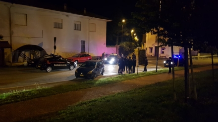 CASELLE - Non si ferma all'alt e tenta di investire la polizia: inseguimento da film con arresto finale