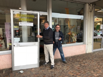 COLLEGNO - I ladri prendono di mira il negozio «Ottica Bruno»: danno da mille euro