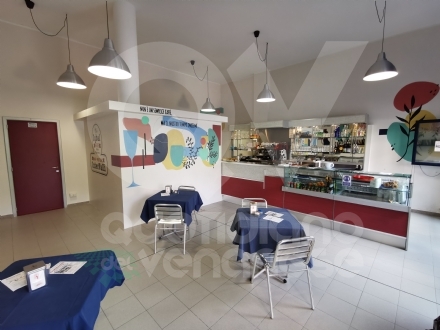 VENARIA - Taglio del nastro all'Iqbal Masih: nasce il bar «InterVallo» e una mensa sociale - FOTO