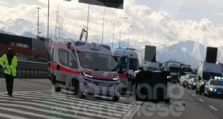 INCIDENTE IN TANGENZIALE A VENARIA - Scontro fra due auto, una si ribalta: due feriti
