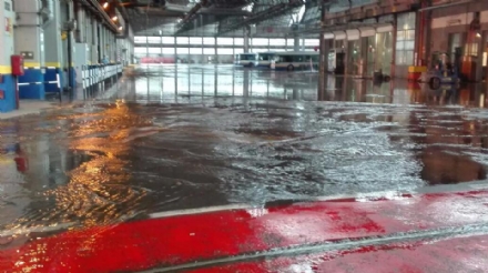 VENARIA - Maltempo: allagati il deposito Gtt di via Amati, infiltrazioni d'acqua alla Lessona