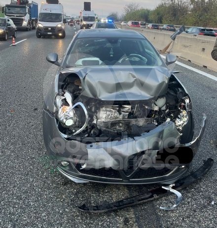 INCIDENTE IN TANGENZIALE A RIVOLI - Tamponamento fra tre auto: code e forti disagi - FOTO