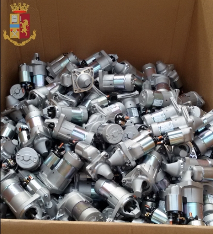 RIVOLI - In un magazzino di Cascine Vica erano nascosti compressori e motorini rubati