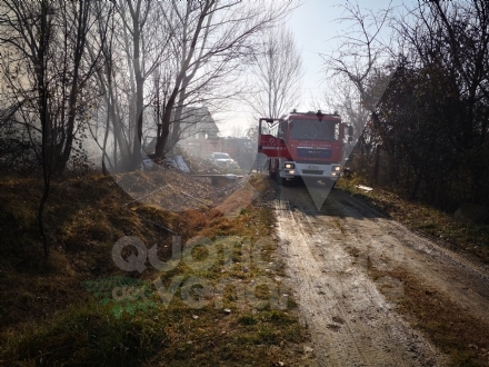 COLLEGNO - Incendio in un cascinale vicino alla statale 24