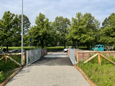 VENARIA - Nuovo look per il sottopasso Motrassino. Completata la passerella tra le vie Amati e Buozzi - FOTO
