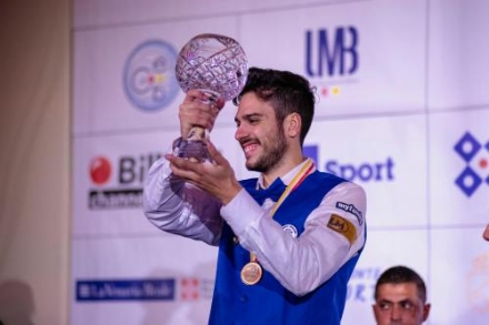 VENARIA - Andrea Ragonesi è il Campione del Mondo di Stecca 5 Birilli - FOTO