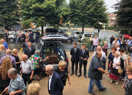 RIVOLI - In tanti nella chiesa di San Paolo per l'ultimo saluto a Lina Paradiso Alberghina