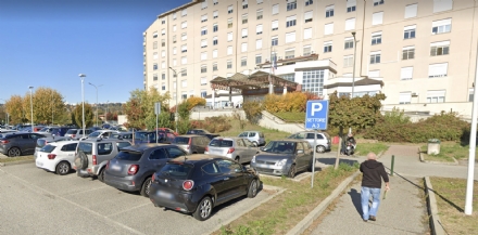 RIVOLI - Furti nelle auto parcheggiate all'ospedale. Il sindacato degli infermieri: «ora basta»
