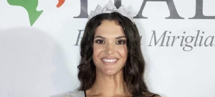 BORGARO - La bellezza di Giulia Giada Cordaro strega tutti: è alle prefinali di Miss Italia - FOTO