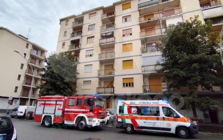 VENARIA - Anziana sola cade in casa: soccorsa da vigili del fuoco e 118 - FOTO