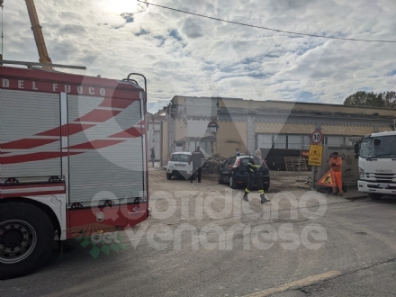DRAMMA A COLLEGNO - Due operai precipitano nel cantiere di Villaggio Leumann: gravi - FOTO