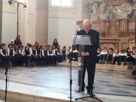 VENARIA - L'arcivescovo Nosiglia in visita a Sant'Uberto: protagoniste le scuole della città - FOTO