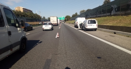 DELIRIO IN TANGENZIALE - Triplo incidente: code chilometriche in tutte e due le direzioni