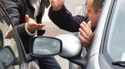 PIANEZZA-COLLEGNO - Malviventi ancora in azione con la «truffa dello specchietto»