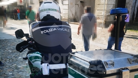 TRAGEDIA A VENARIA - Uomo trovato morto nel cortile di casa in via Salvemini