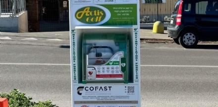 DRAMMA A VENARIA - Stramazza a terra colpito da infarto: salvato da cittadini, carabinieri e dal defibrillatore