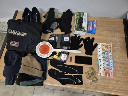 VENARIA - Manomette i parcometri per rubarne i soldi: 40enne arrestato